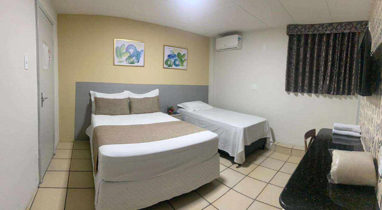 קרוארו Center Plaza Hotel מראה חיצוני תמונה