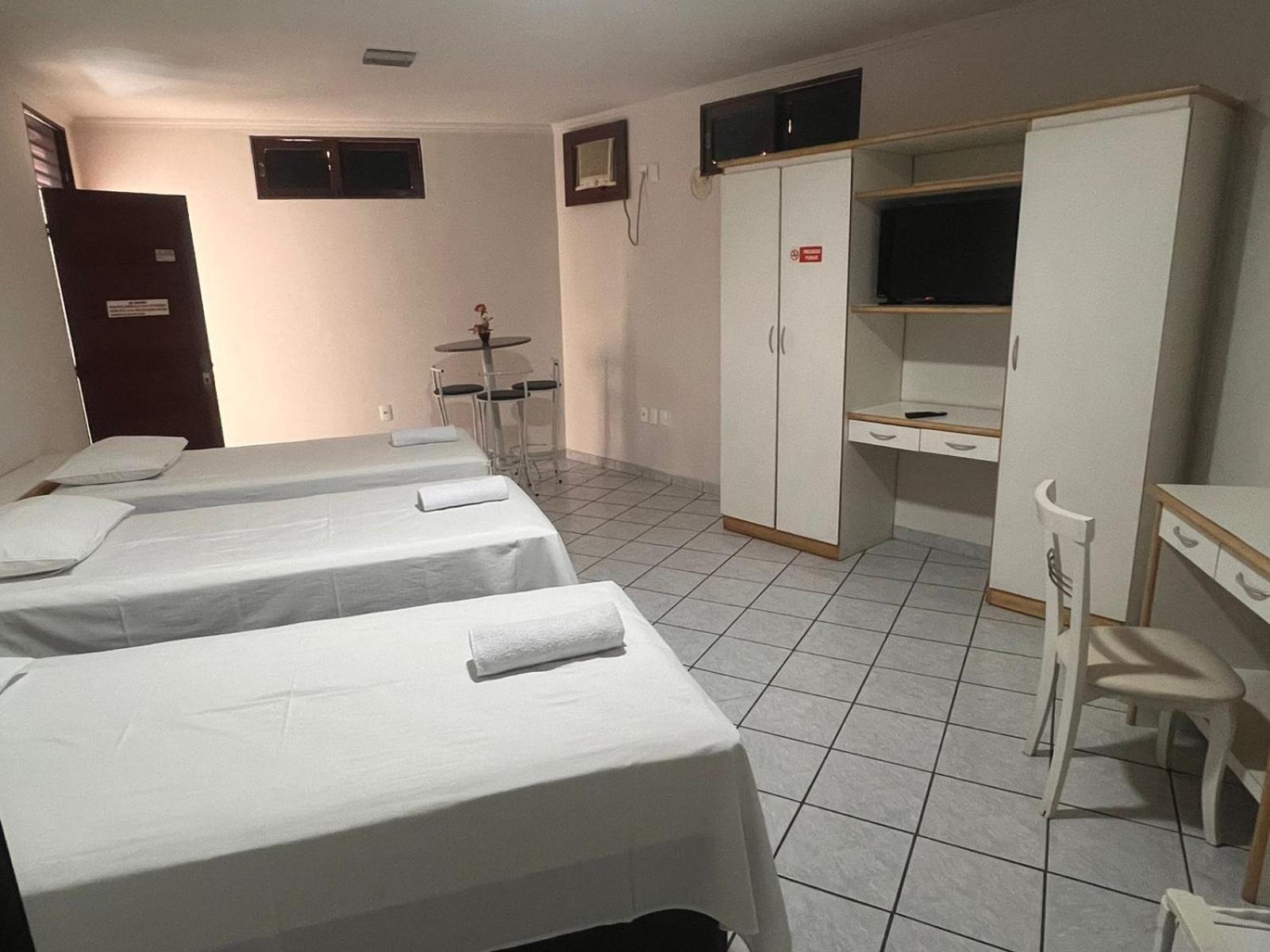 קרוארו Center Plaza Hotel מראה חיצוני תמונה